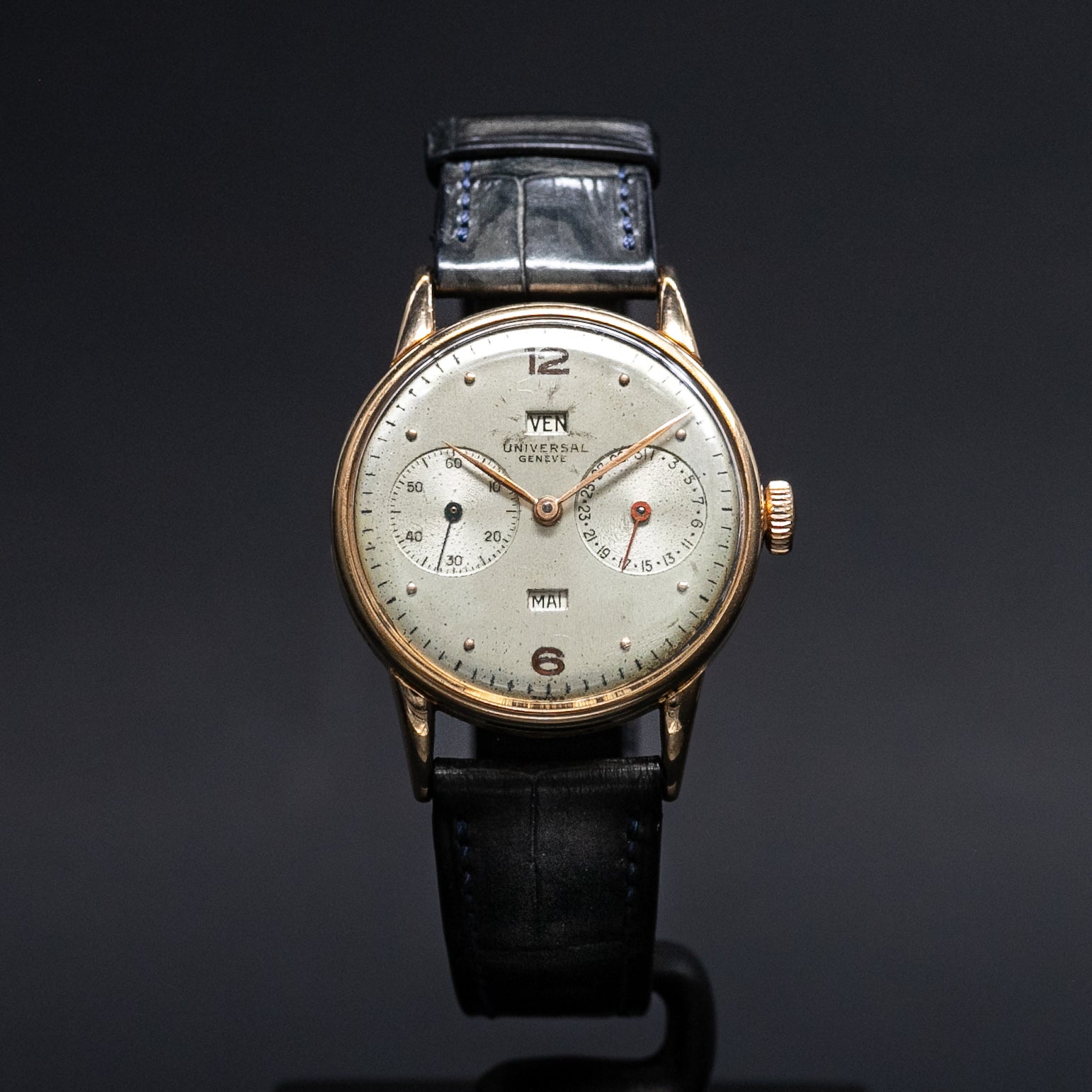 Universal Genève Triple calendrier 11307 - L'Atelier du Temps