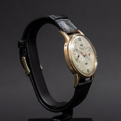 Universal Genève Triple calendrier 11307 - L'Atelier du Temps