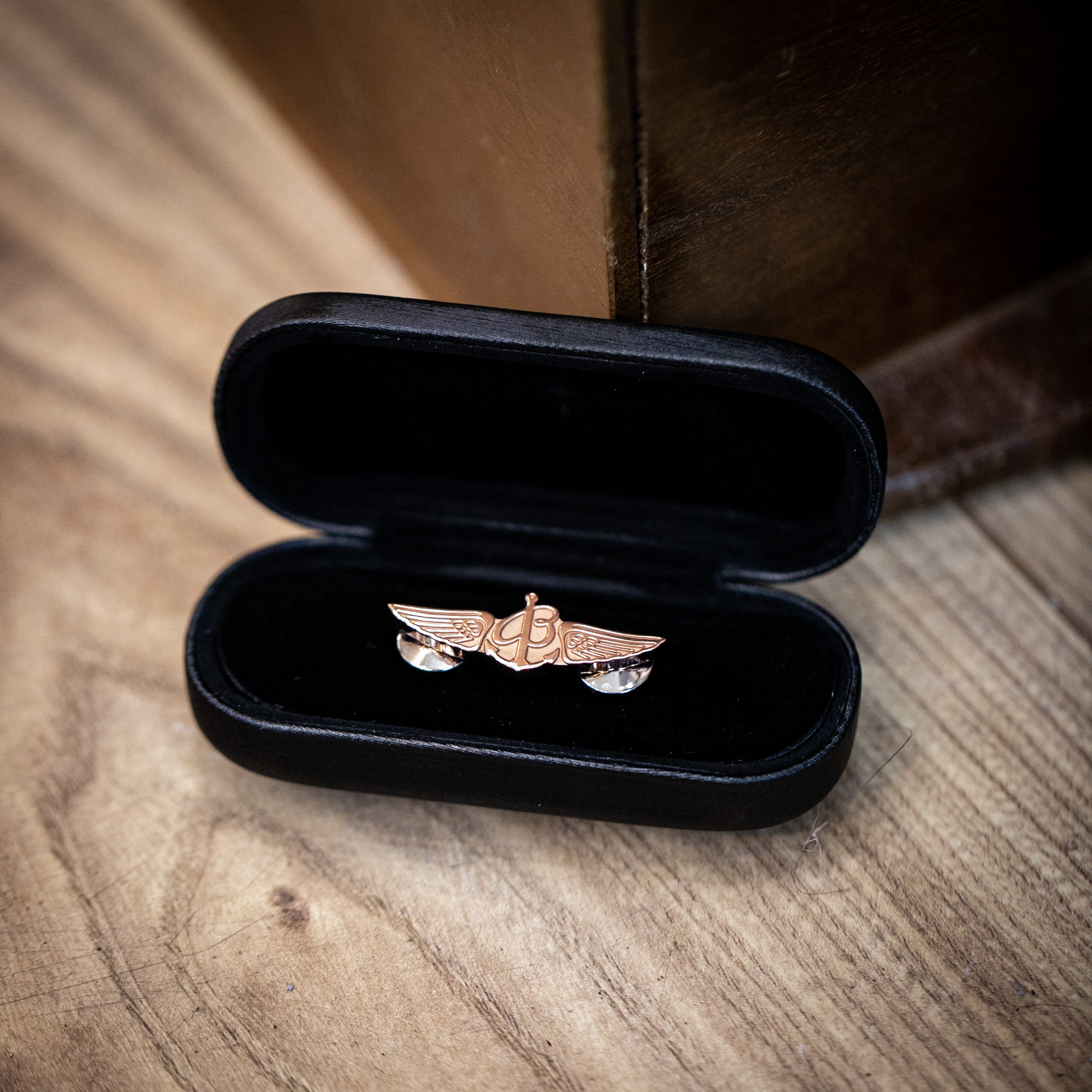 Pin's Breitling Captain - L'Atelier du Temps