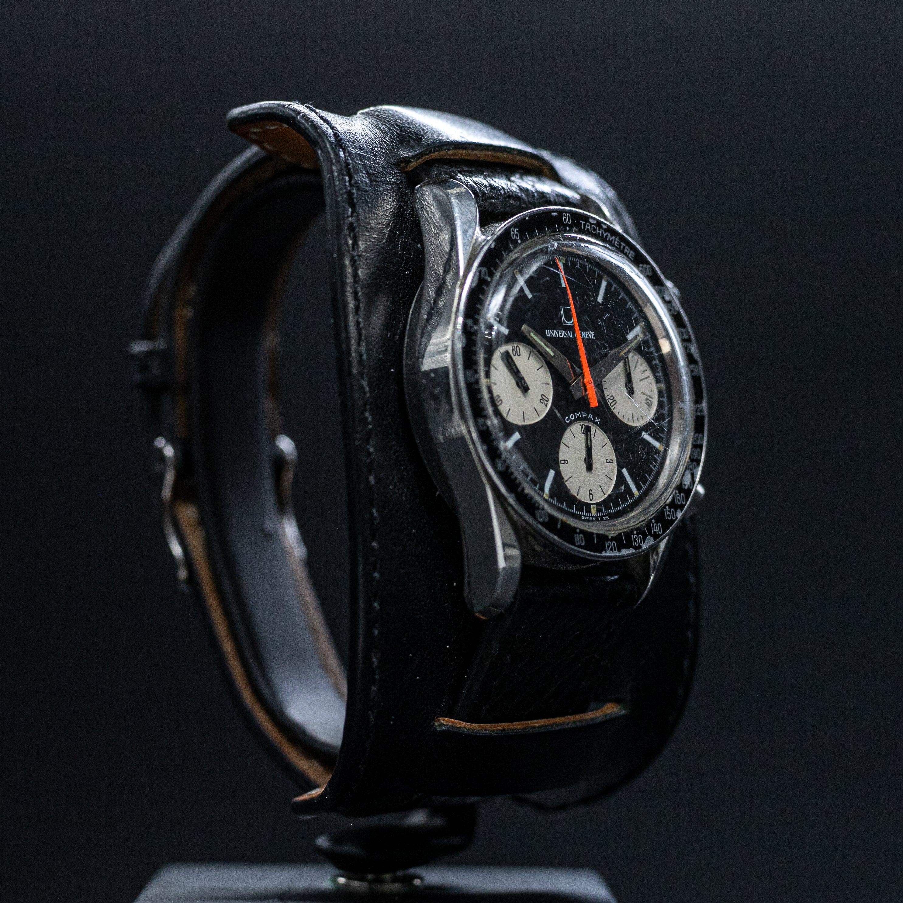 Universal Genève Compax "Evil Nina" - L'Atelier du Temps