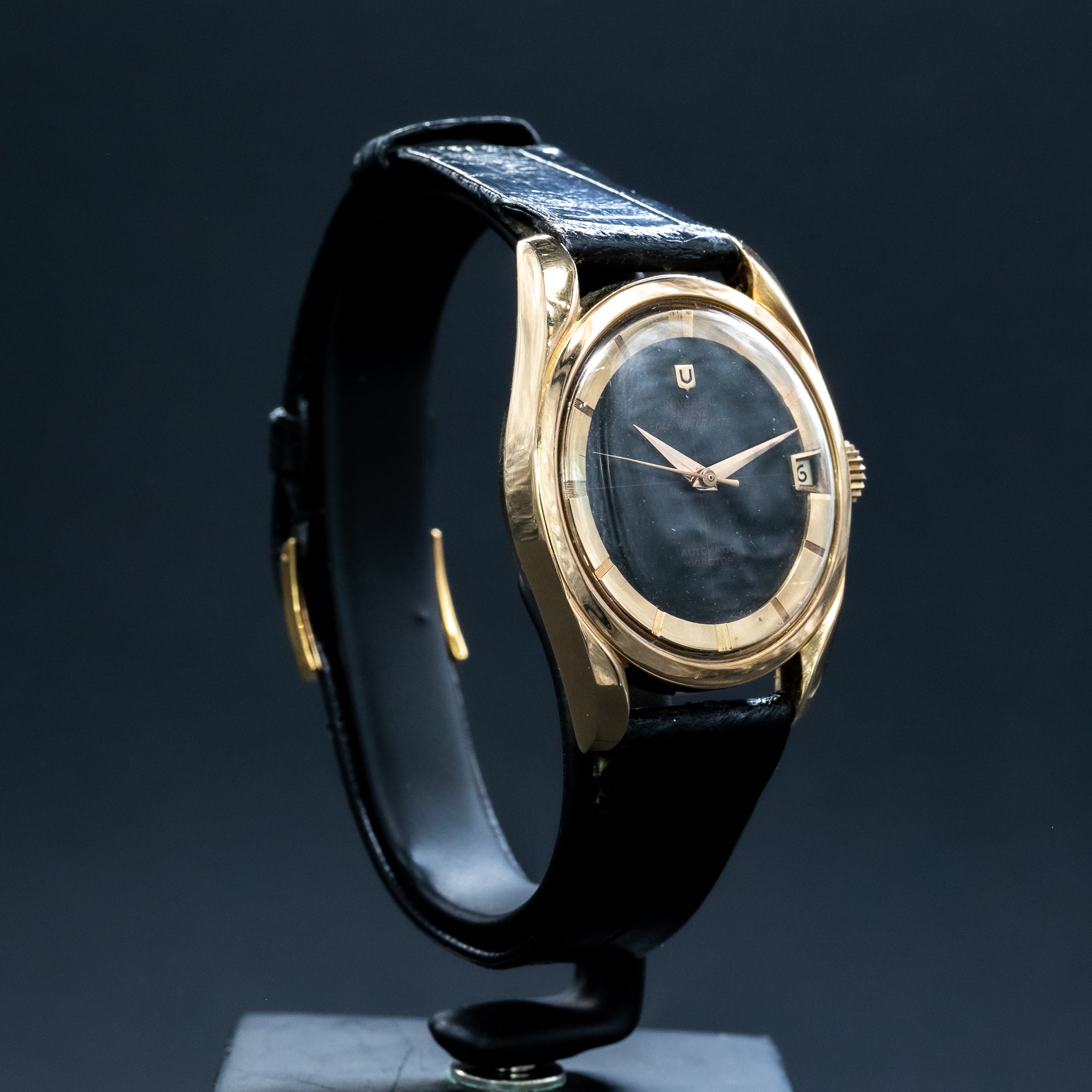 Universal Genève Polerouter Or - L'Atelier du Temps