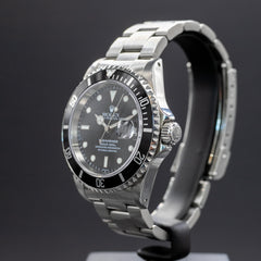 Rolex Submariner Date 16610 "Swiss Only" - L'Atelier du Temps