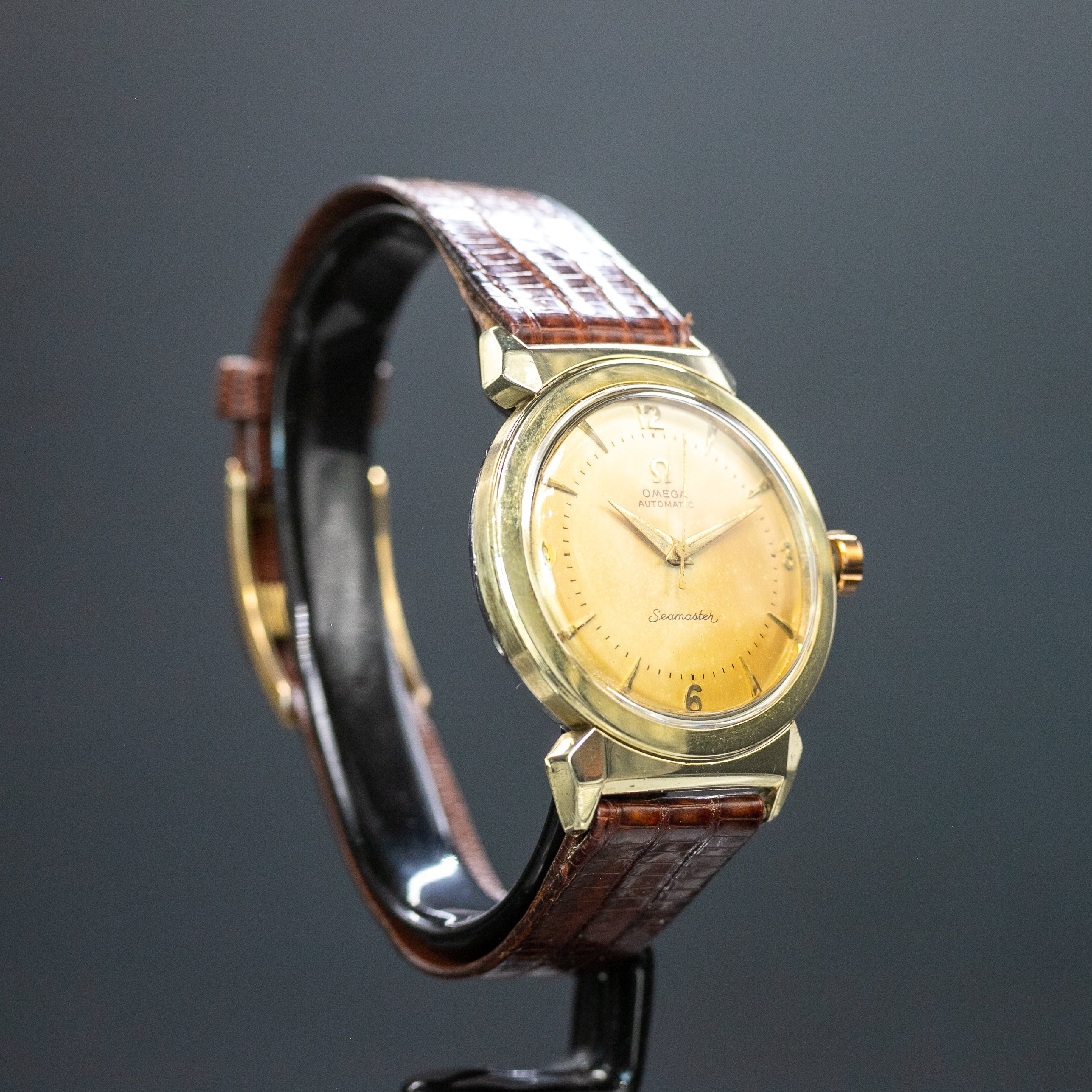 Omega Seamaster Hooded Scarab Lugs - L'Atelier du Temps