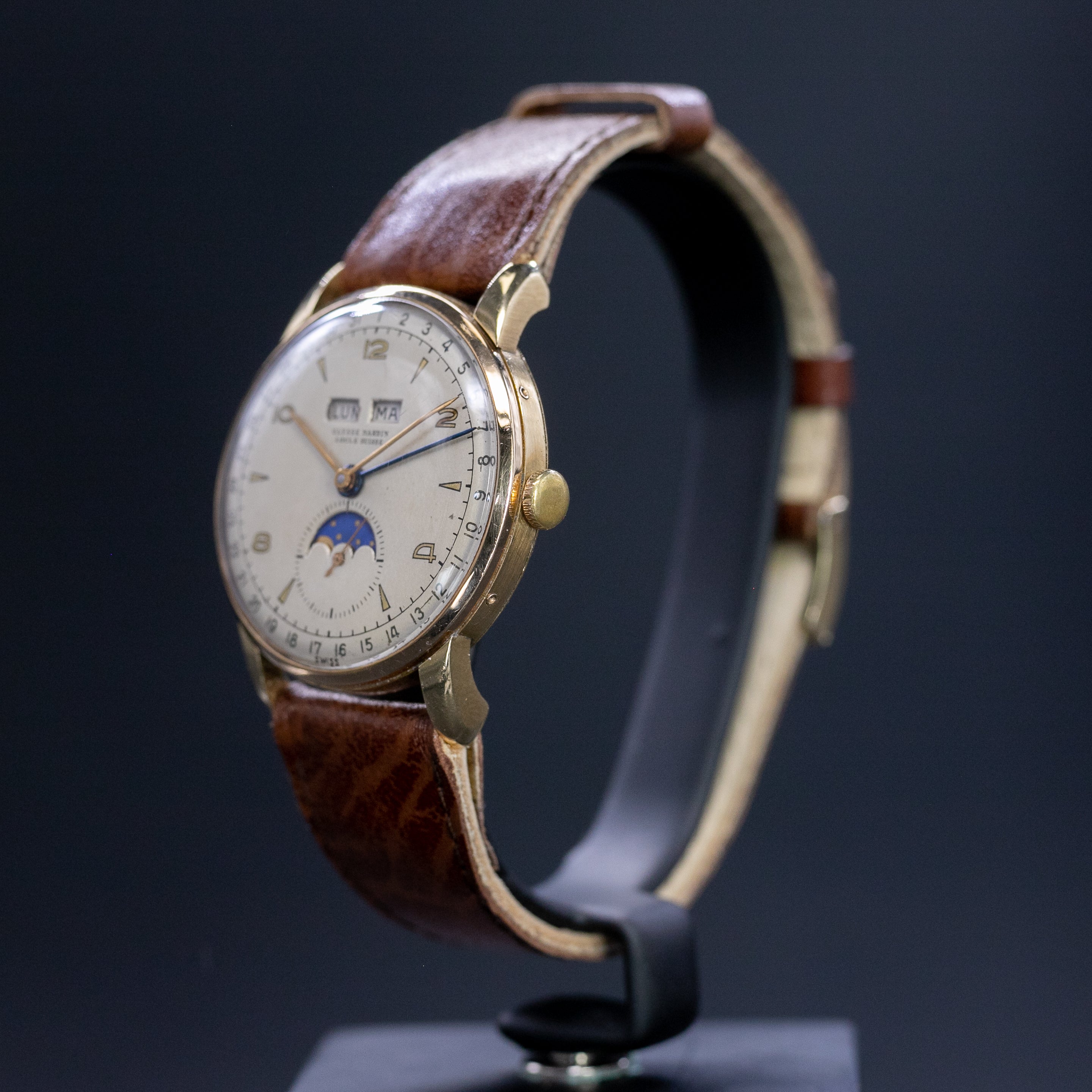 Ulysse Nardin Quantième Annuel Phase de Lune en Or Jaune - L'Atelier du Temps