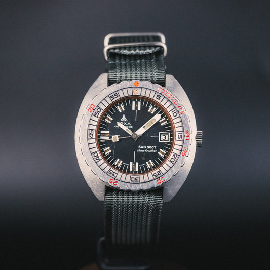 Doxa Sharkhunter Sub 300T - L'Atelier du Temps