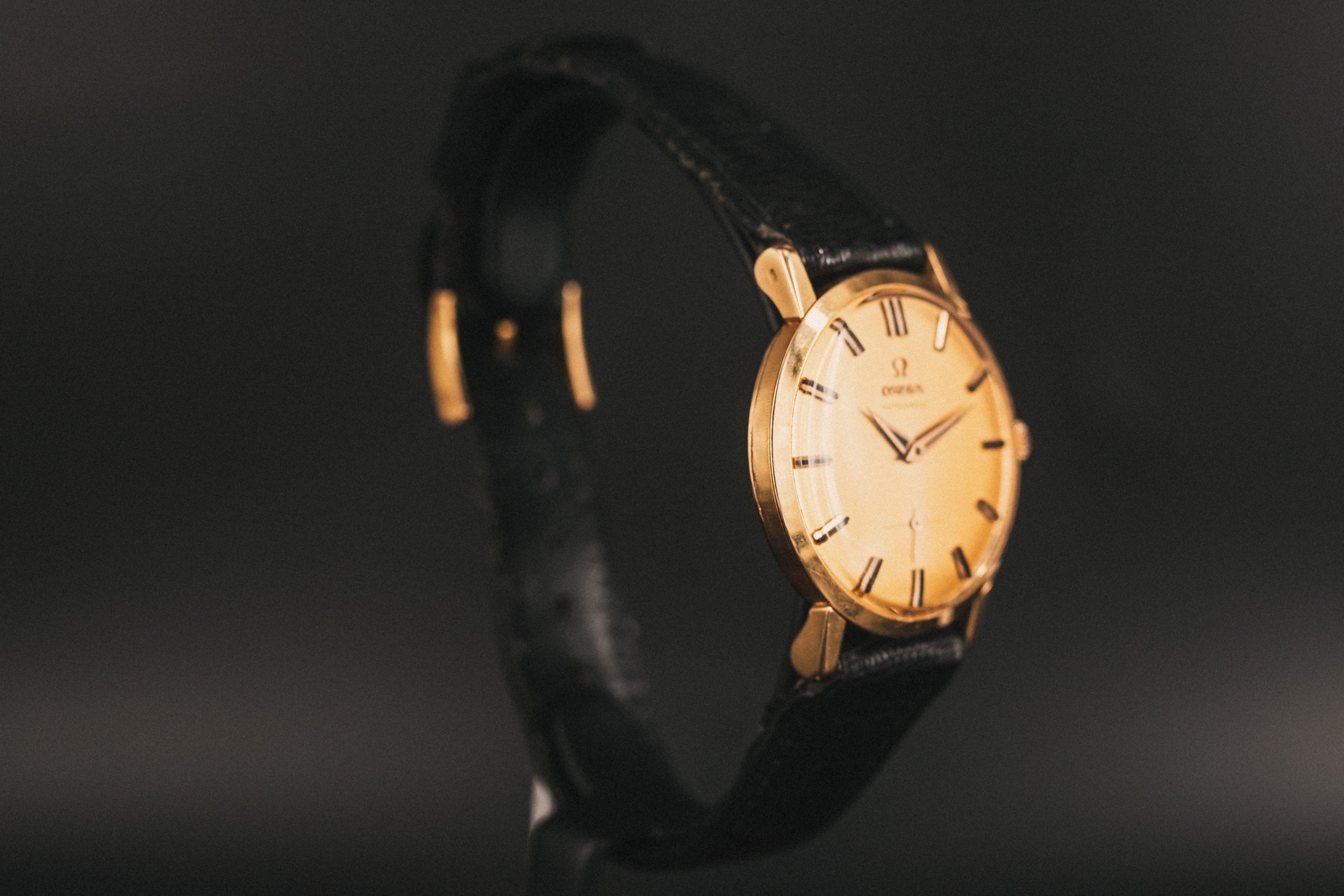 Omega Petite seconde & Index Onyx - L'Atelier du Temps