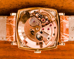 Omega TV screen Automatique boitier Or - L'Atelier du Temps