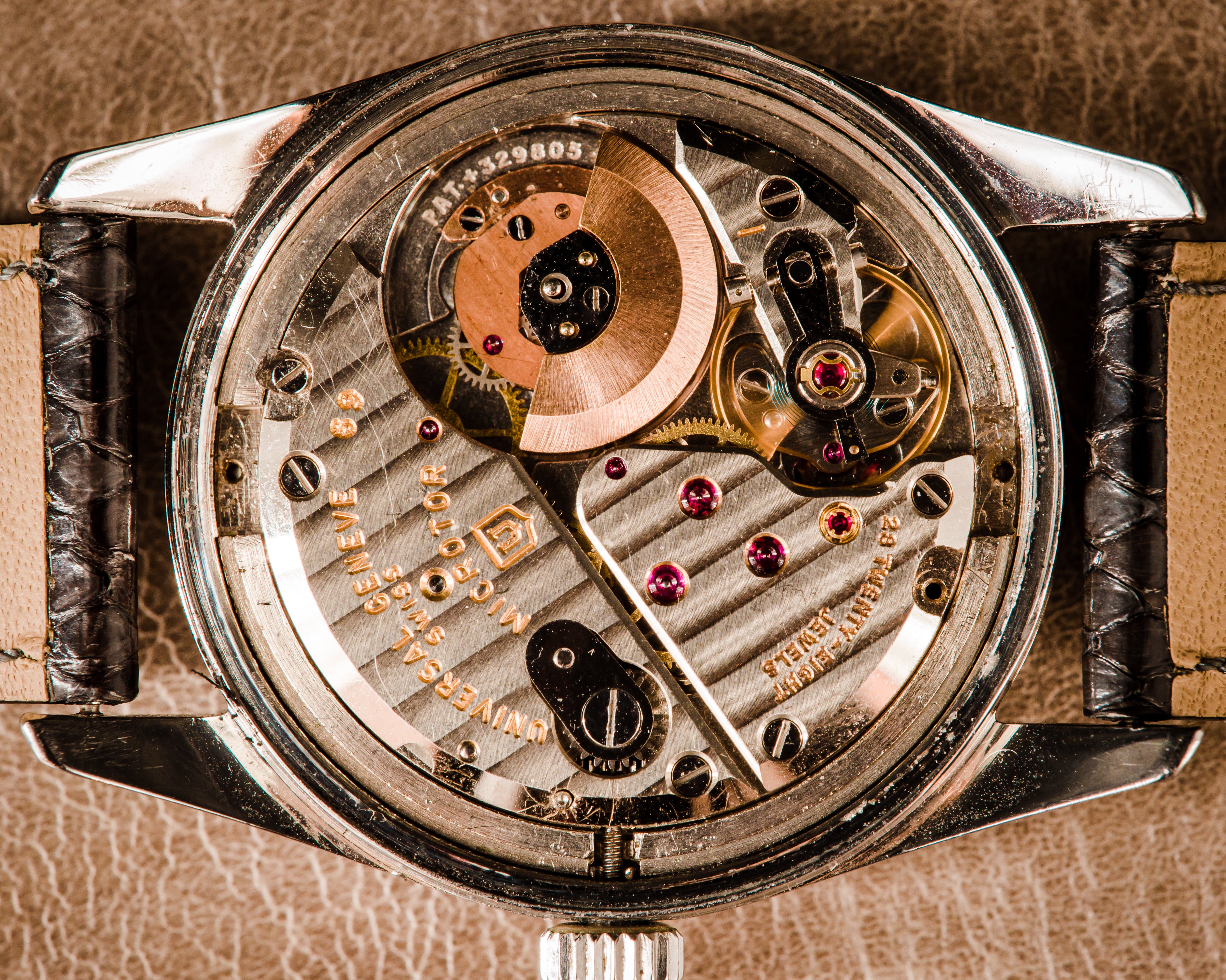 Universal Genève Polerouter Date Big Crown - L'Atelier du Temps