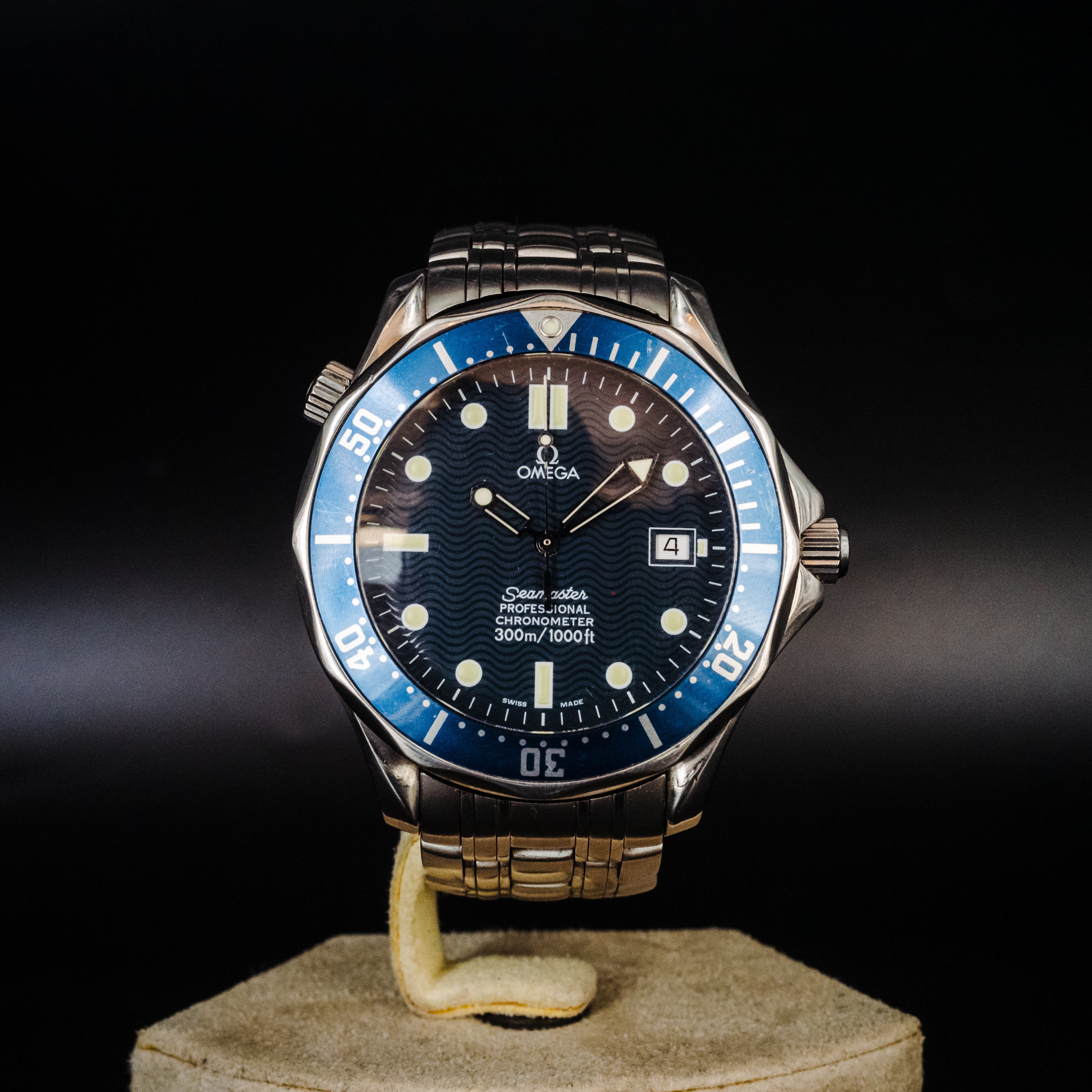 Oméga Seamaster 300 "James Bond" - L'Atelier du Temps