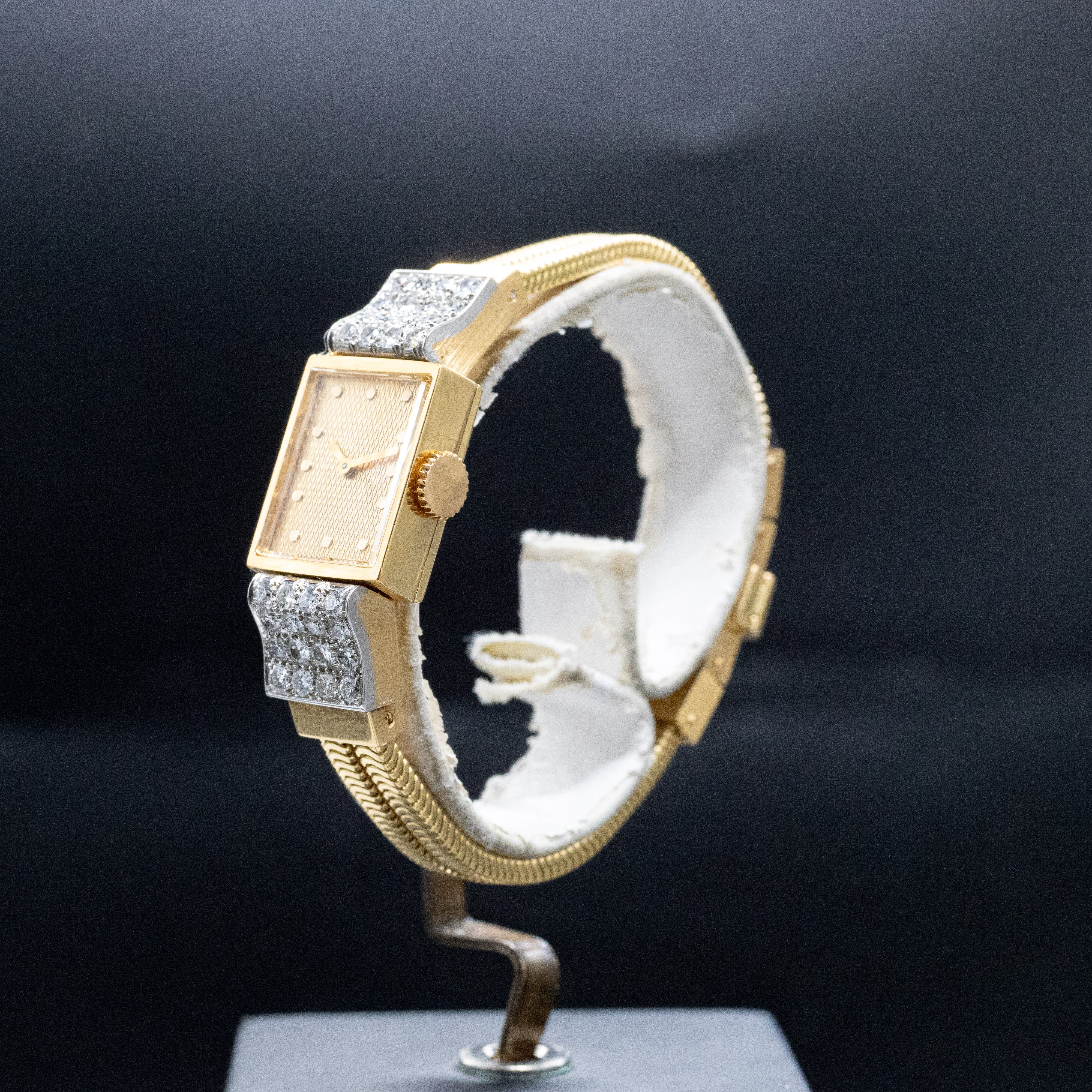 Boucheron Paris Oméga Femme Modèle Unique - L'Atelier du Temps