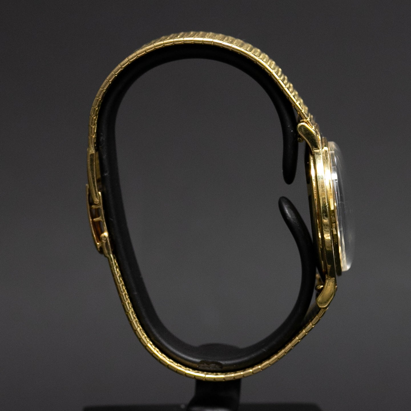Oméga Genève Soucoupe bracelet en or 15752 SC - L'Atelier du Temps