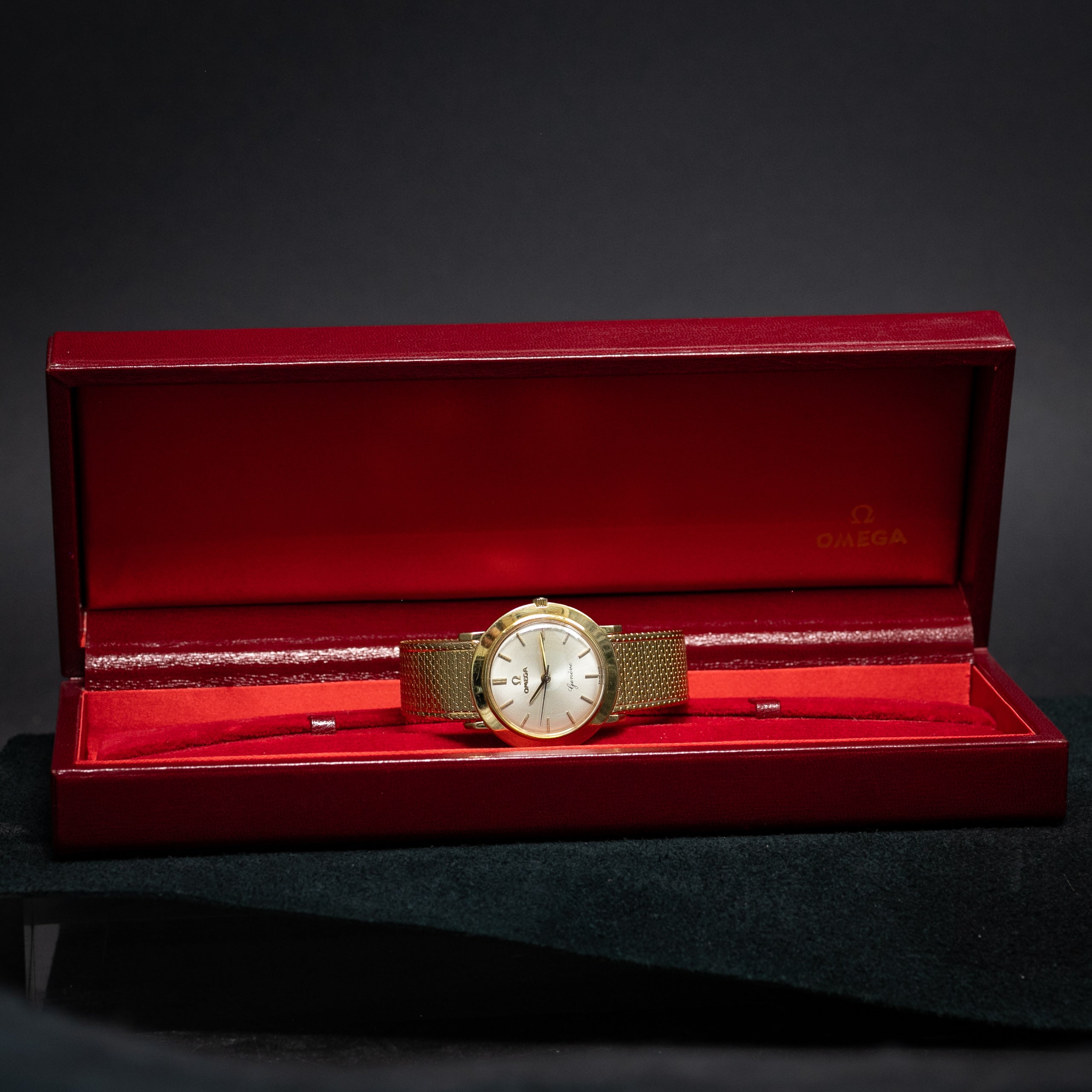 Oméga Genève Soucoupe bracelet en or 15752 SC - L'Atelier du Temps