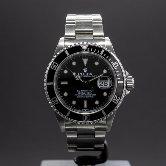 Rolex Submariner Date 16610 "Swiss Only" - L'Atelier du Temps