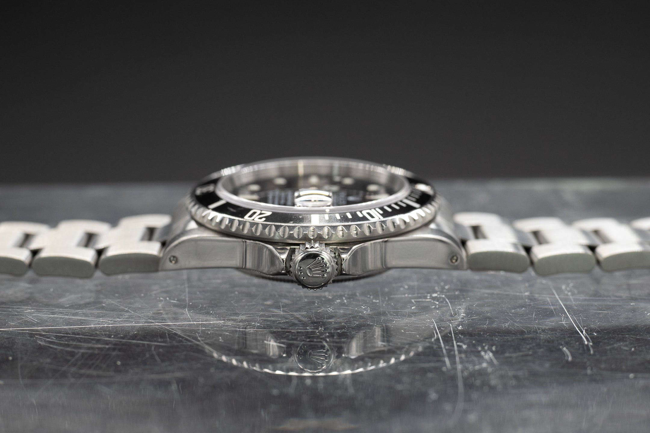 Rolex Submariner Date 16610 "Swiss Only" - L'Atelier du Temps
