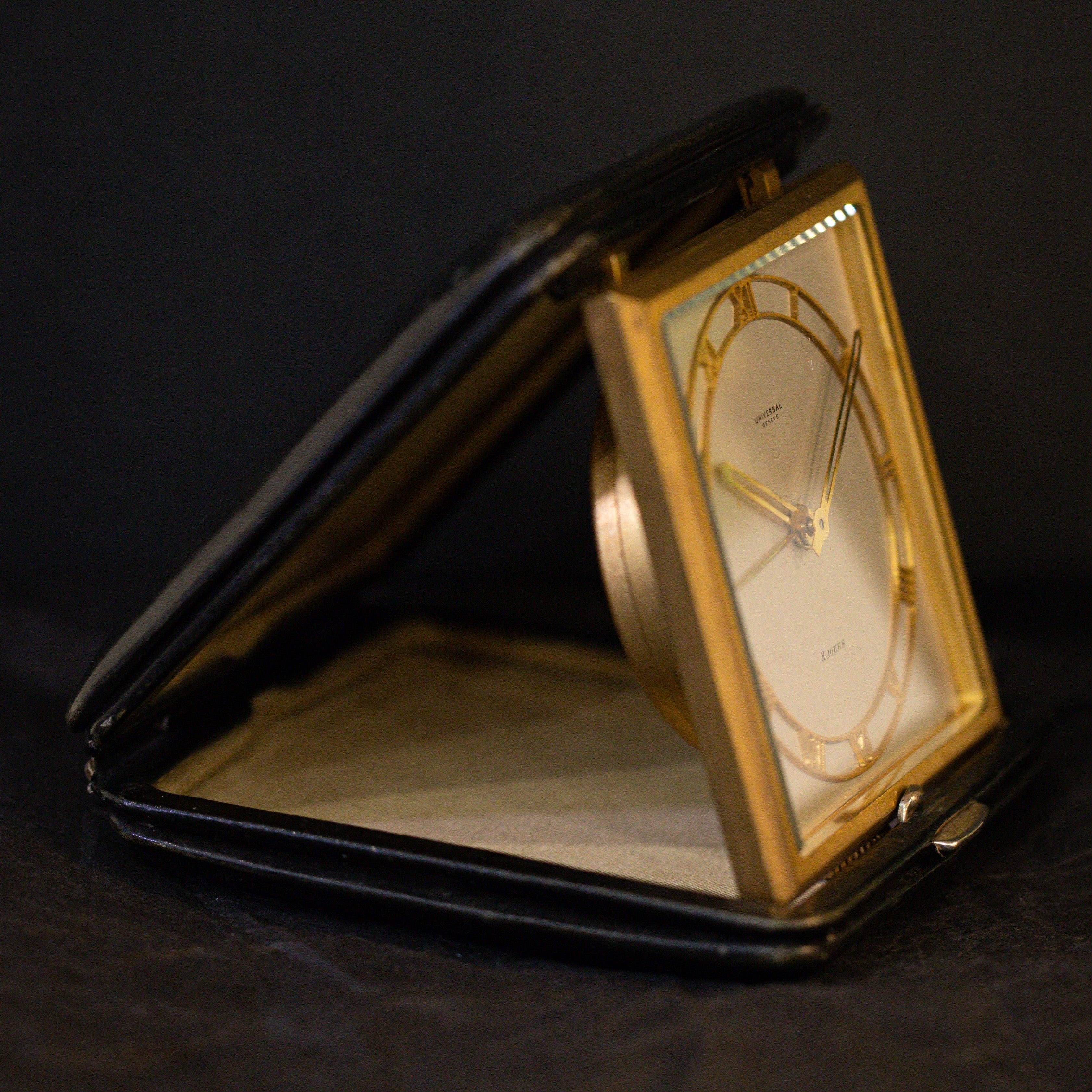 Pendulette de Voyage Universal Genève - L'Atelier du Temps