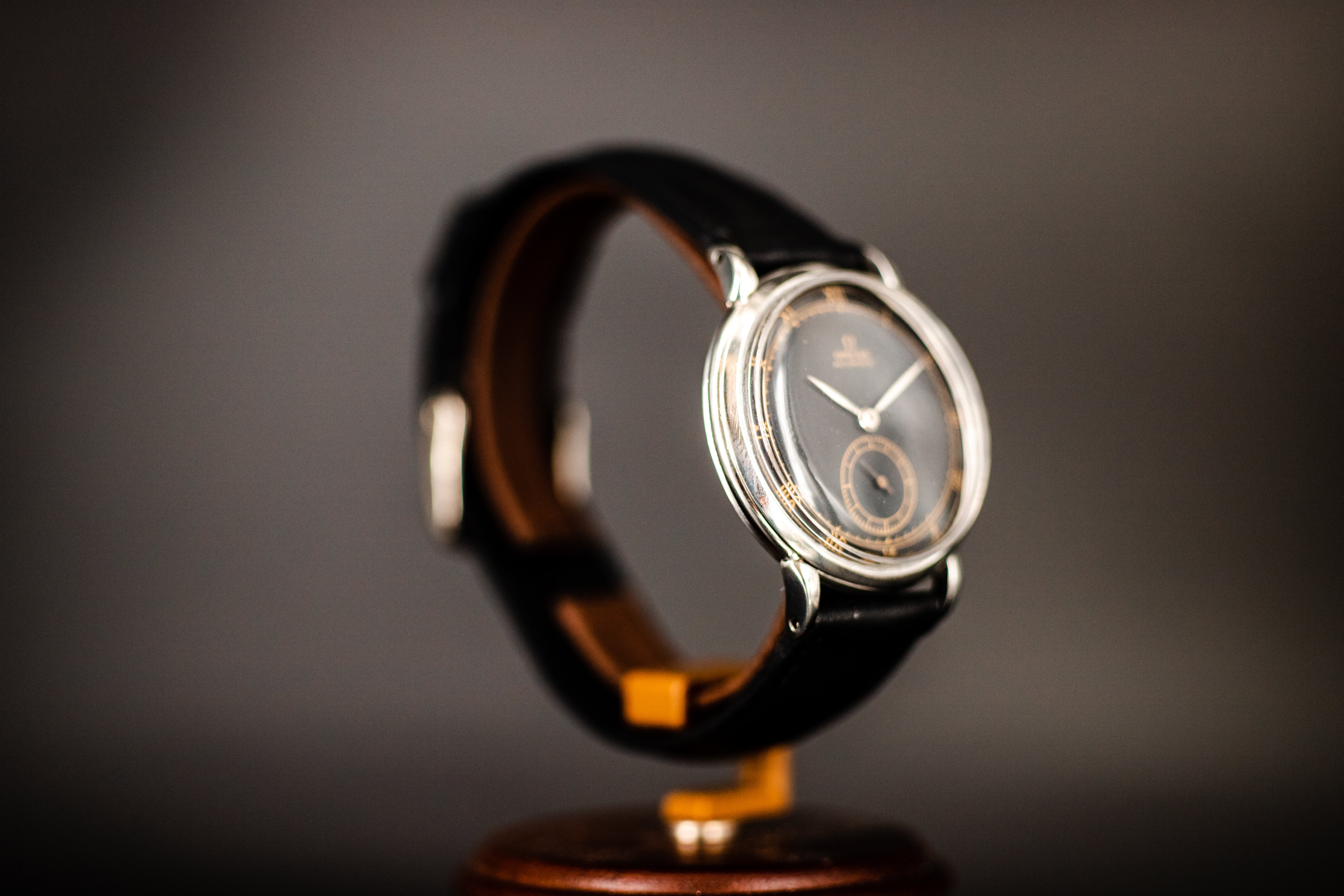 Omega Calatrava - Index chiffres romains - L'Atelier du Temps