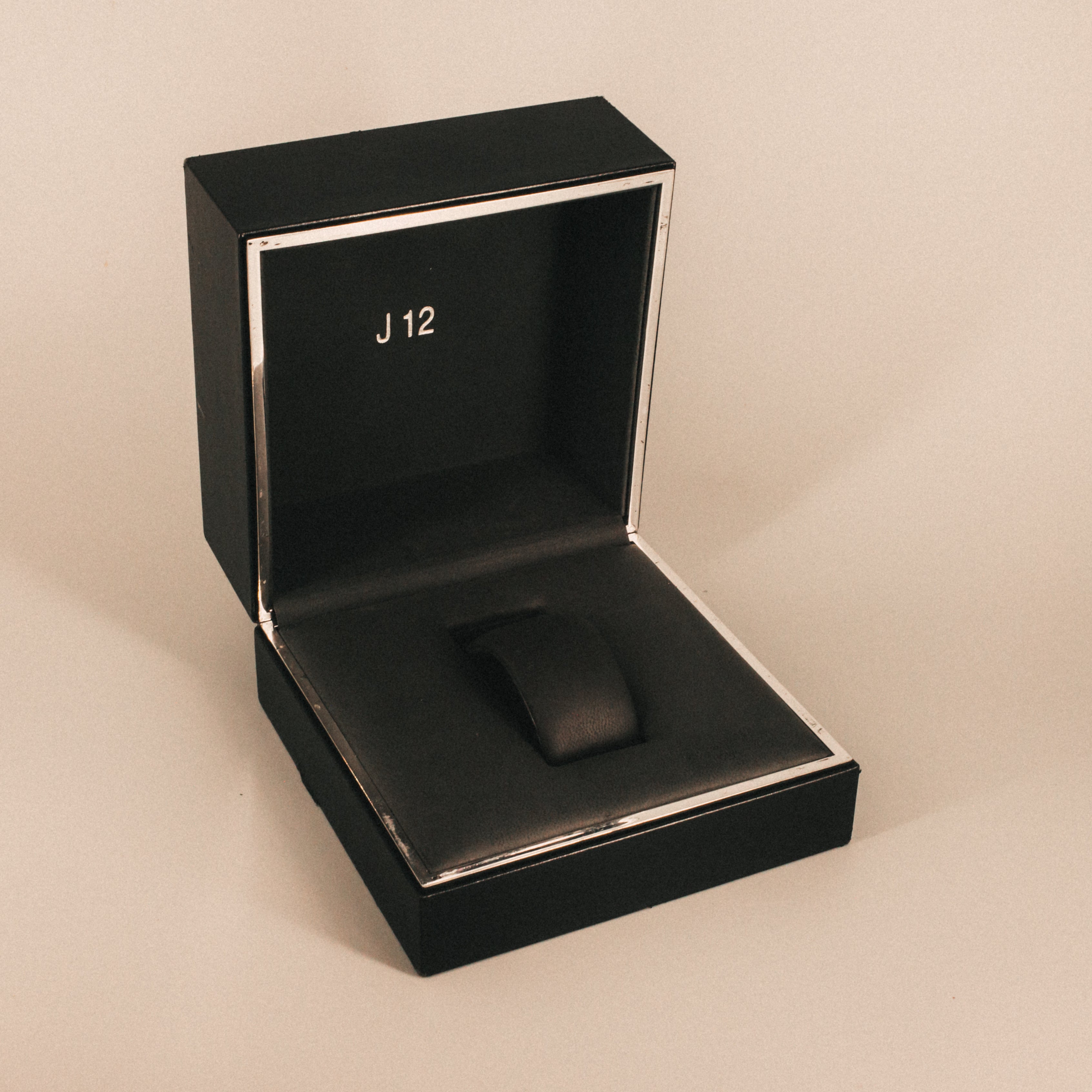 Ecrin Chanel J12 - L'Atelier du Temps