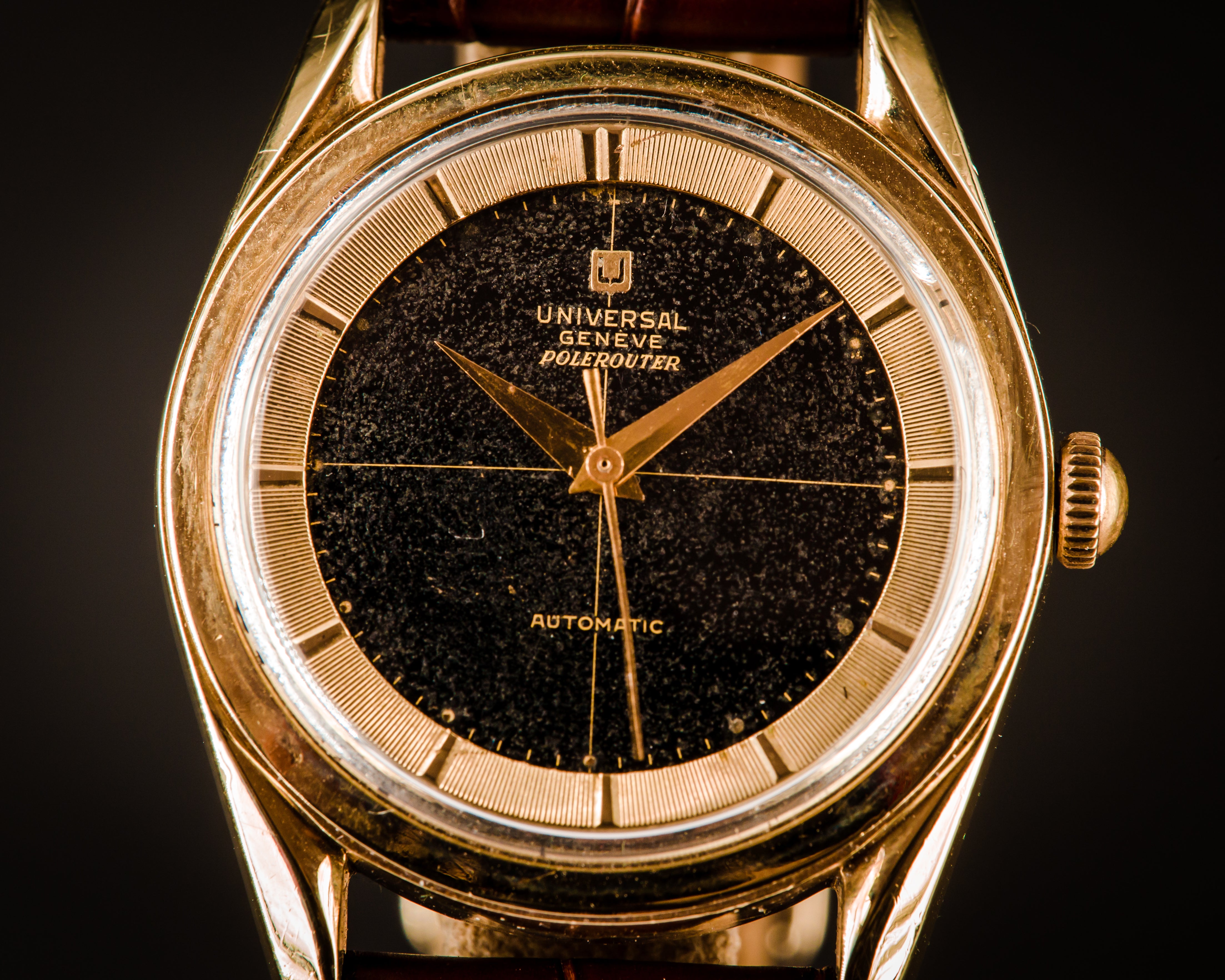 Universal Genève Polerouter Bumper Gold Cape - L'Atelier du Temps