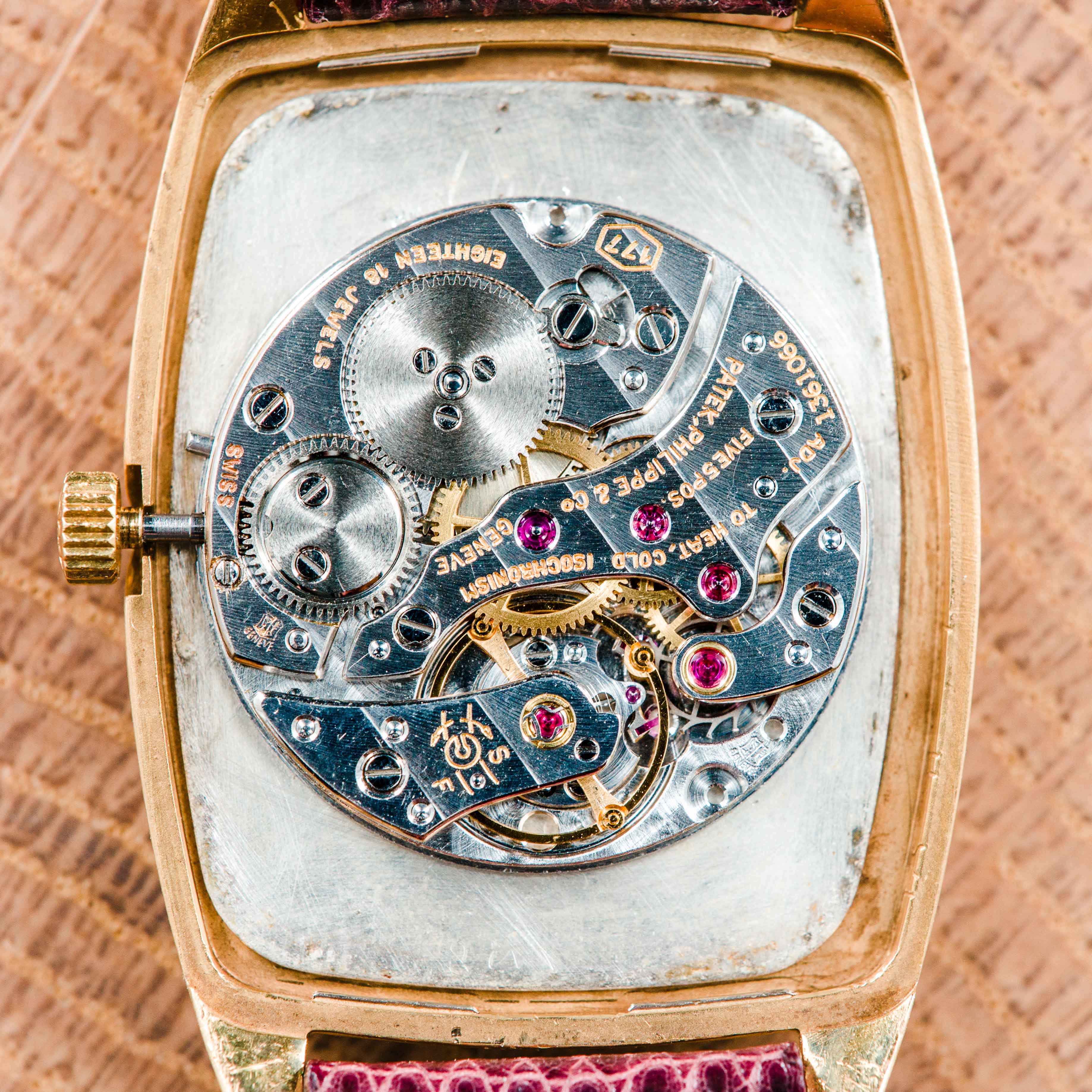 Patek Philippe Pré Elipse - boitier Or - ref. 3667 - L'Atelier du Temps