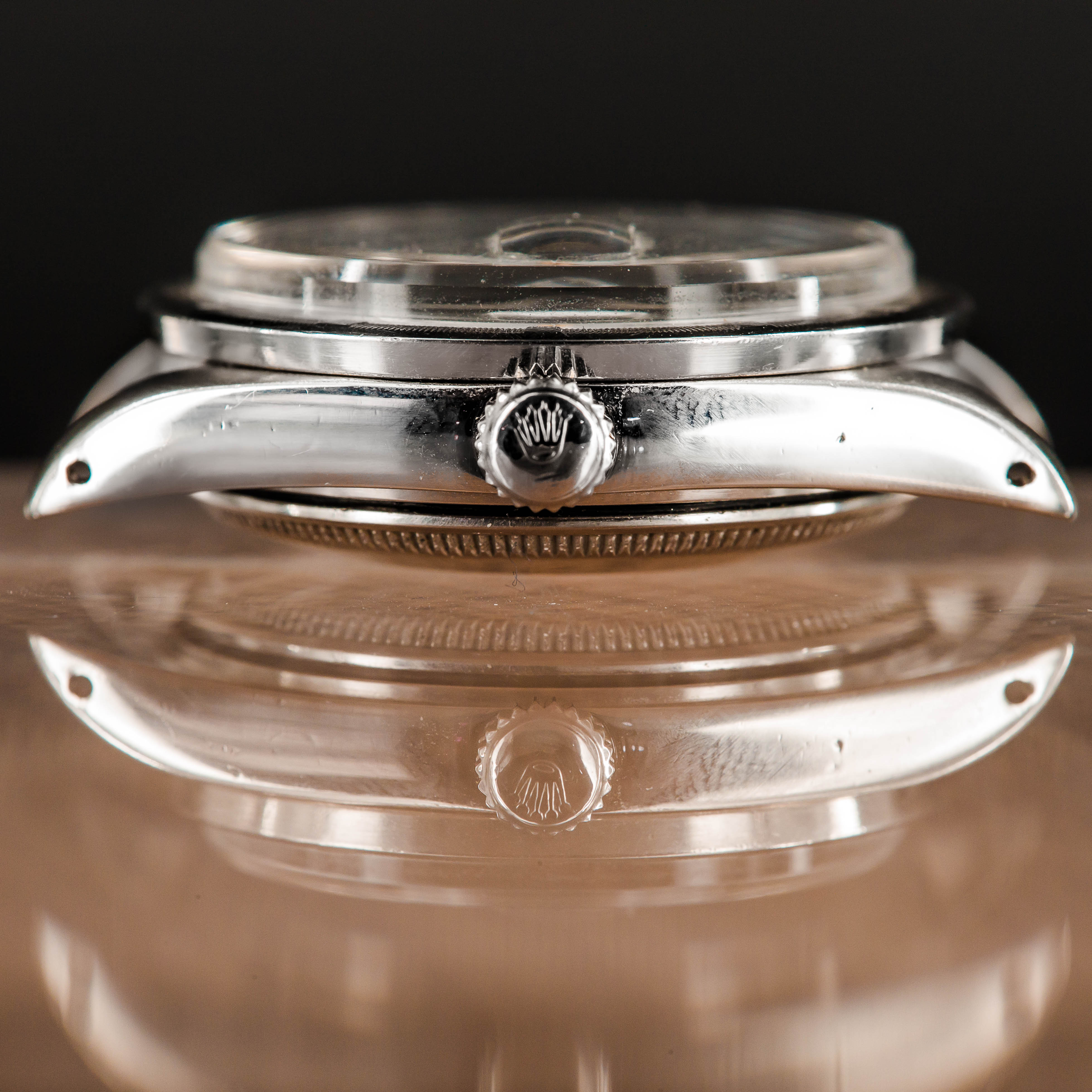 Rolex Oyster Perpetual Date - index Chiffres Romains - Réf. 15000 - L'Atelier du Temps
